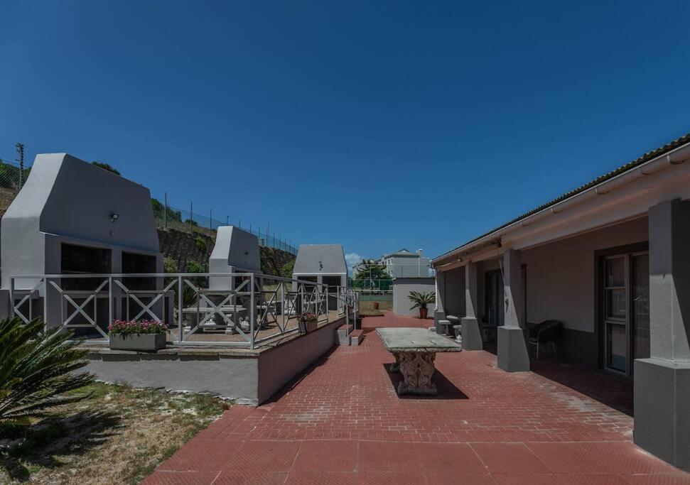 - Big Bay, Apartment *